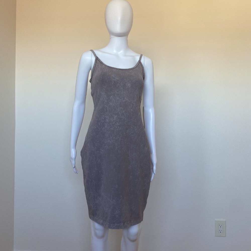 Lululemon Washed Half Moon Inner Glow Built-In Bra Dress Size 6 NWT